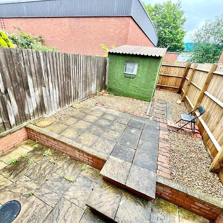 Lovely Spacious Room Near Train Station And University Dallington  Exterior photo
