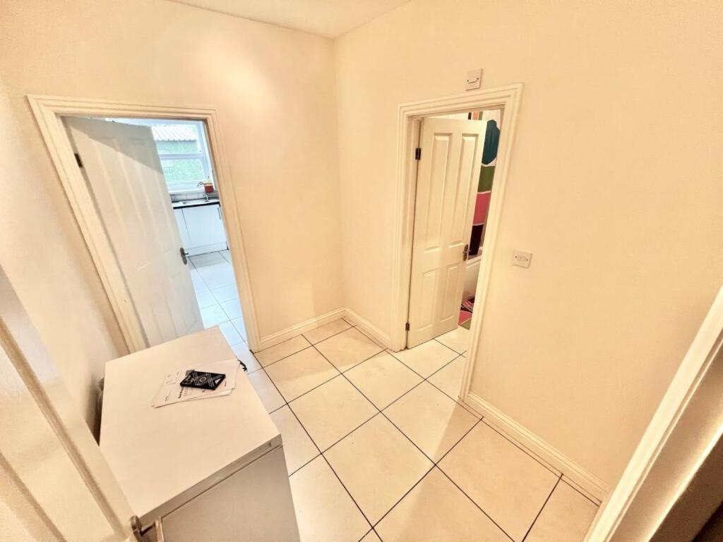 Lovely Spacious Room Near Train Station And University Dallington  Exterior photo
